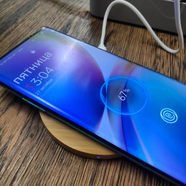 Беспроводное зарядное ЕСО-устройство Wireless Charge 10 W / Натуральное дерево